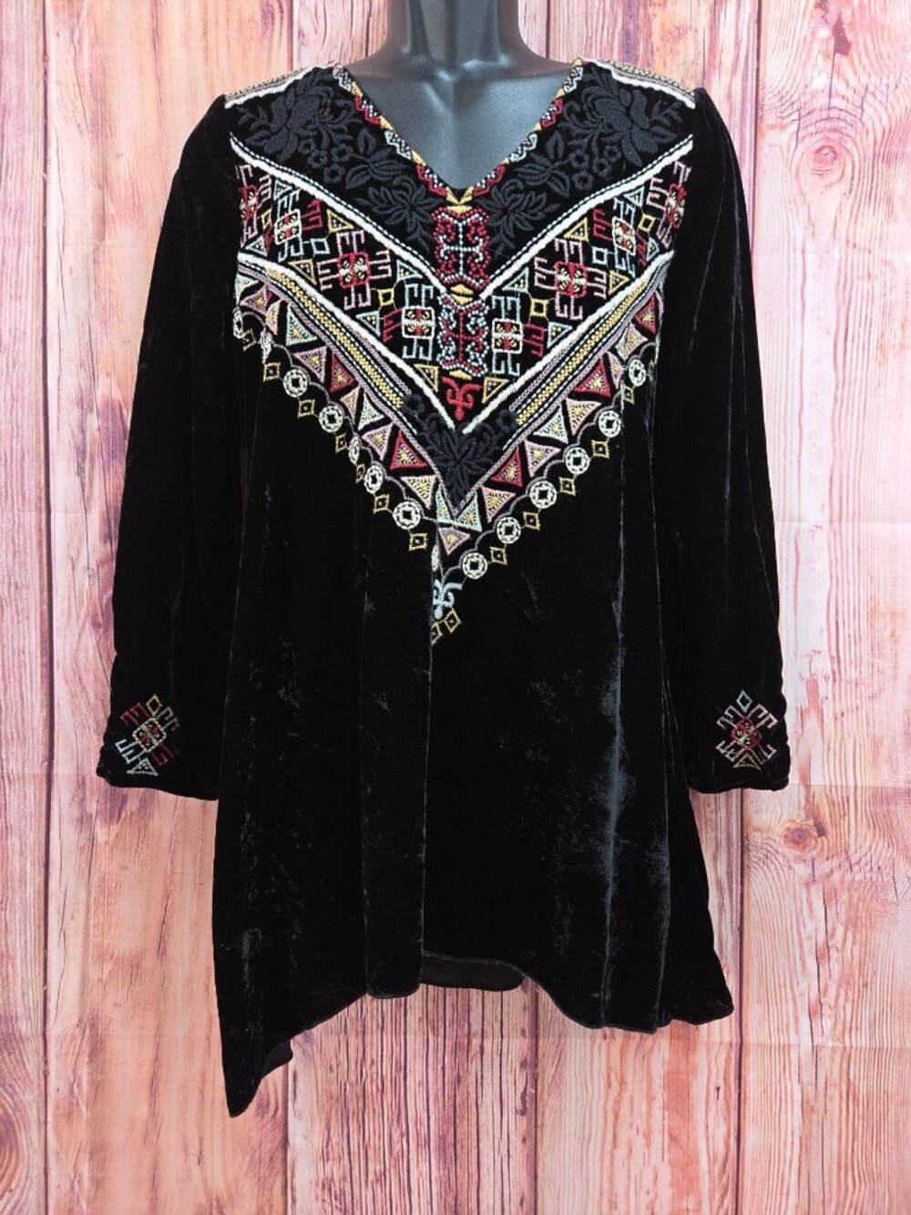 Johnny Was JWLA Womens Black Velvet Tunic PM With Embroidered Patterns